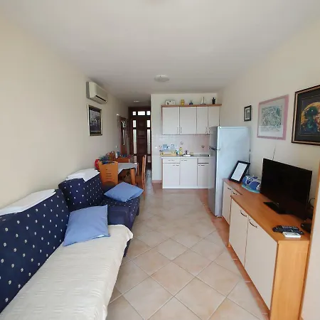 Studio Tomy Apartment Turanj